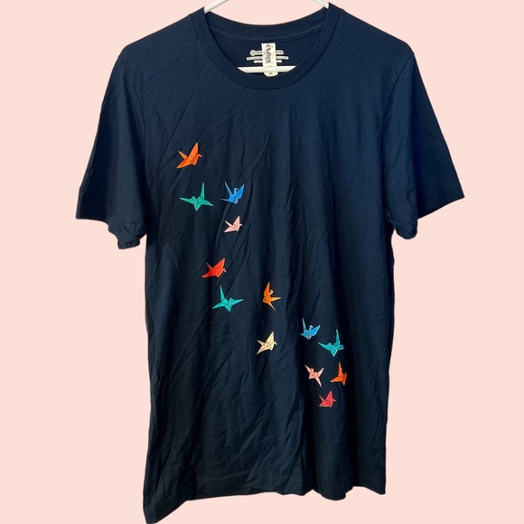 Design By Humans | Men's Flying Paper Crane Graphic Print Short-Sleeve T-Shirt - Picture 5 of 11